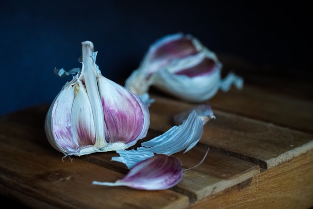 Garlic to stop mosquito bite from itching